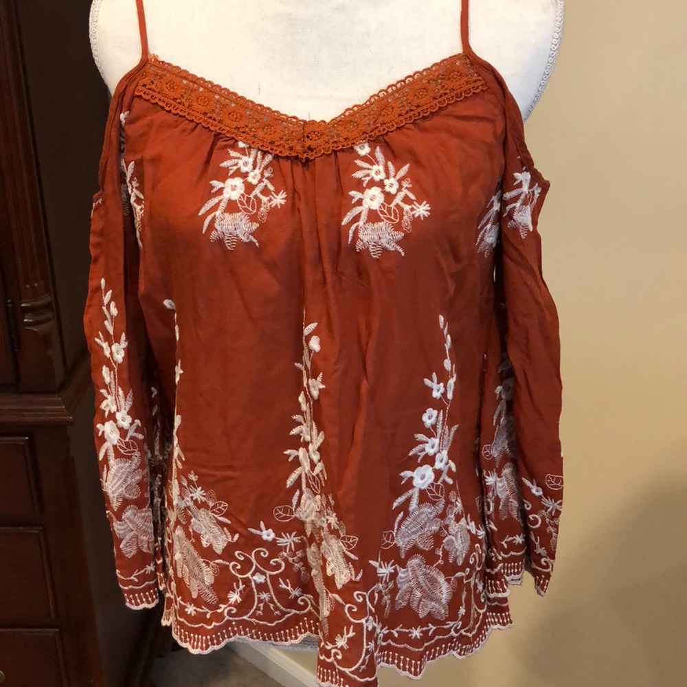 A’GACI cold shoulder top